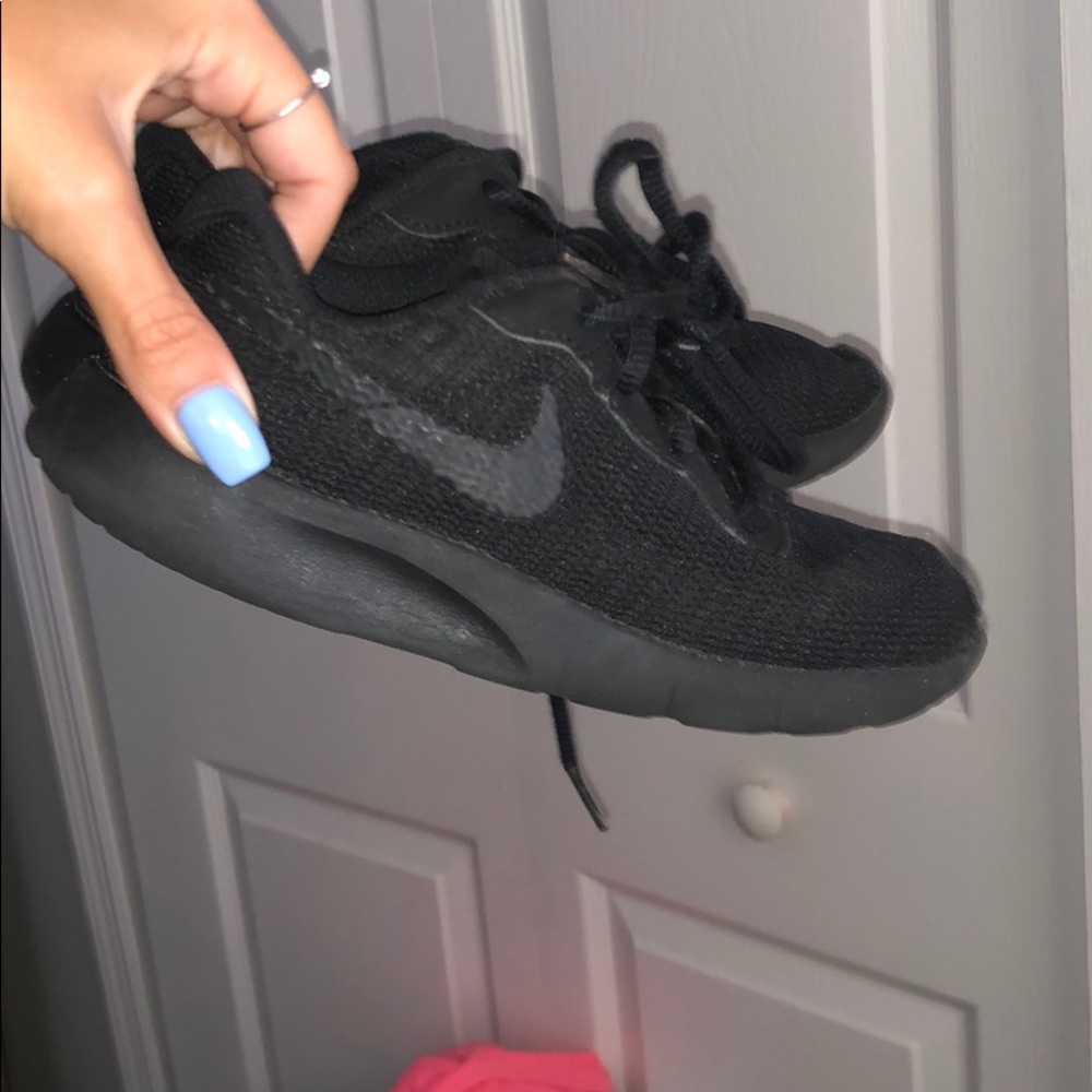 Boys Nike sneakers 👟